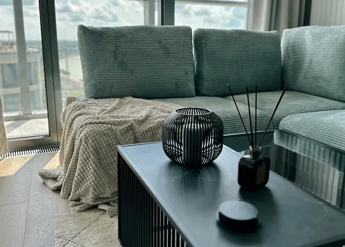 شقة Danube River Front, Skyscraper براتسيلافا