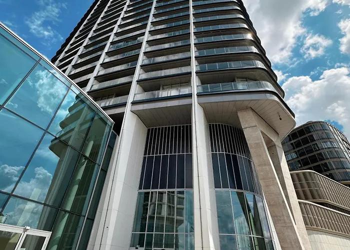 Danube River Front, Skyscraper شقة *